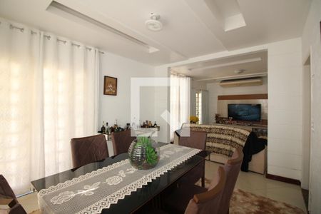 Sala de casa de condomínio para alugar com 3 quartos, 600m² em Taquara, Rio de Janeiro