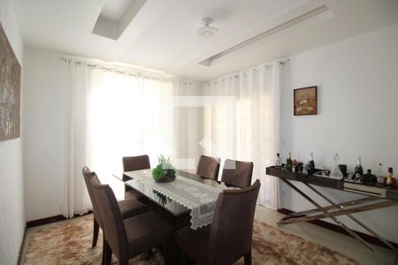 Sala de casa de condomínio para alugar com 3 quartos, 600m² em Taquara, Rio de Janeiro