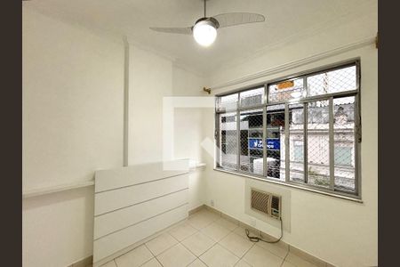 Quarto de apartamento para alugar com 2 quartos, 57m² em Botafogo, Rio de Janeiro