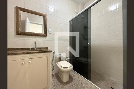Banheiro Social de apartamento para alugar com 2 quartos, 57m² em Botafogo, Rio de Janeiro