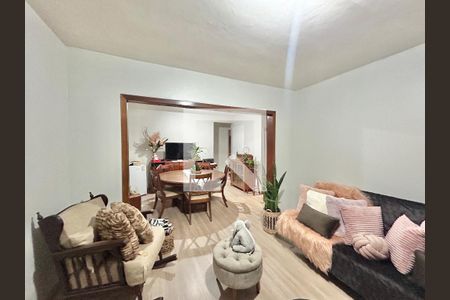 Sala de casa à venda com 4 quartos, 90m² em Feitoria, São Leopoldo