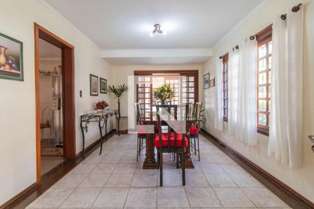 Sala de casa à venda com 4 quartos, 258m² em Espírito Santo, Porto Alegre