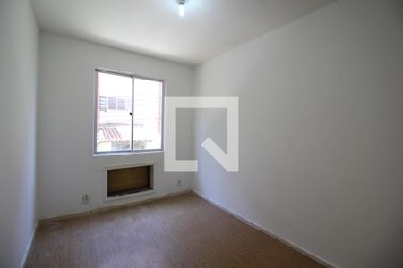 Quarto 1 de apartamento para alugar com 2 quartos, 52m² em Taquara, Rio de Janeiro