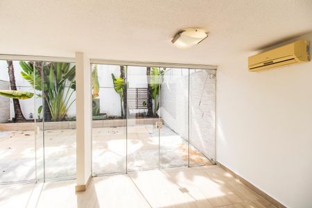 Vista da Sala de casa de condomínio à venda com 3 quartos, 180m² em Residencial Tambore Iii, Santana de Parnaíba