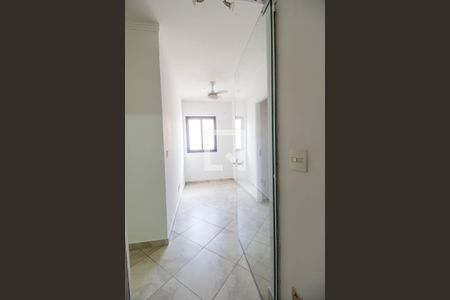 Sala  de casa de condomínio à venda com 3 quartos, 180m² em Residencial Tambore Iii, Santana de Parnaíba