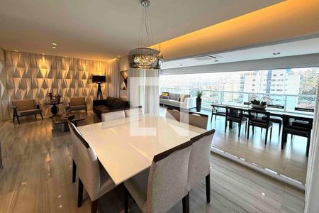 Apartamento à venda com 3 quartos, 220m² em Santa Teresinha, São Paulo