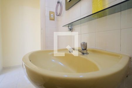 Lavabo de casa à venda com 4 quartos, 130m² em Vila Granada, São Paulo