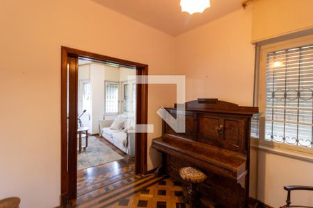 Hall de entrada de casa à venda com 4 quartos, 600m² em Cristal, Porto Alegre
