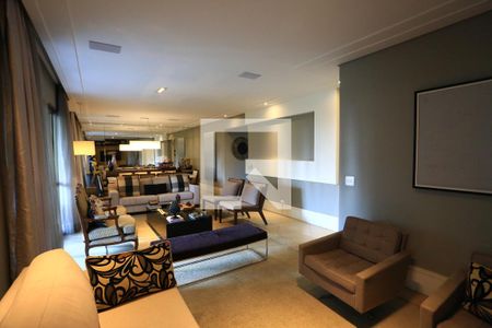 Sala de apartamento à venda com 3 quartos, 212m² em Vila Suzana, São Paulo