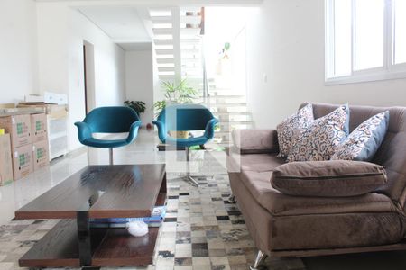 Sala de casa de condomínio para alugar com 3 quartos, 330m² em Jardim Santa Izabel, Cotia