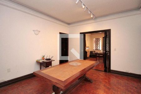 Casa à venda com 4 quartos, 350m² em Pacaembu, São Paulo