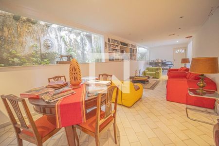 Casa à venda com 3 quartos, 350m² em Pacaembu, São Paulo