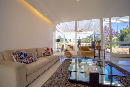 Casa à venda com 3 quartos, 300m² em Pacaembu, São Paulo