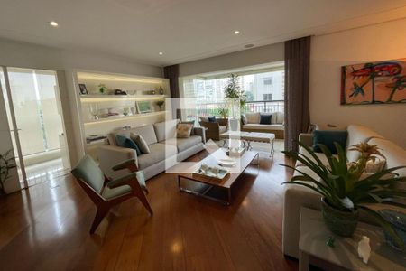 Apartamento à venda com 3 quartos, 240m² em Santa Cecilia, São Paulo