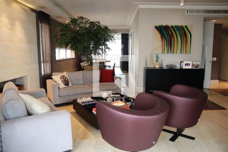 Apartamento à venda com 3 quartos, 240m² em Jardim Paulista, São Paulo