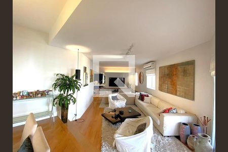 Apartamento à venda com 3 quartos, 218m² em Itaim Bibi, São Paulo