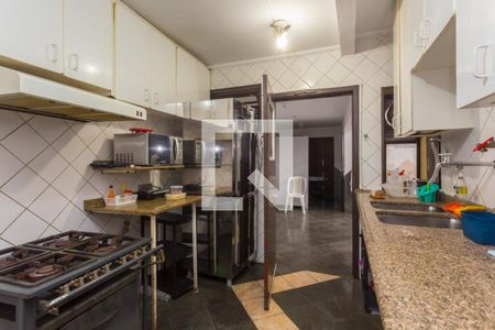 Casa à venda com 6 quartos, 588m² em Pinheiros, São Paulo