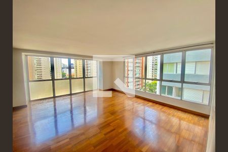 Apartamento à venda com 4 quartos, 210m² em Jardim Paulista, São Paulo