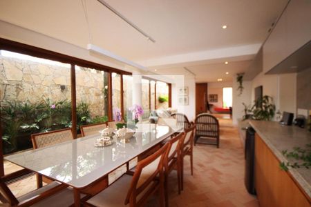Casa à venda com 3 quartos, 300m² em Planalto Paulista, São Paulo