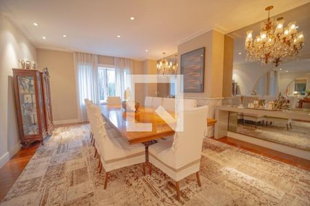 Casa à venda com 3 quartos, 318m² em Pacaembu, São Paulo