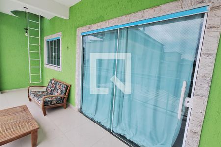 Varanda de casa para alugar com 3 quartos, 267m² em Jardim Olavo Bilac, Duque de Caxias