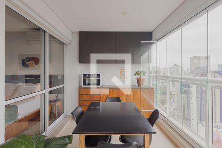 Varanda de apartamento à venda com 1 quarto, 49m² em Pinheiros, São Paulo