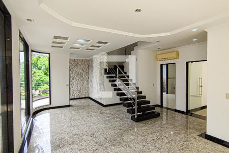 Sala 1 de casa à venda com 3 quartos, 587m² em Freguesia (Jacarepaguá), Rio de Janeiro