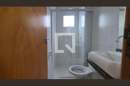 Banheiro Social de kitnet/studio para alugar com 1 quarto, 13m² em Vila Sao Pedro, Santo André