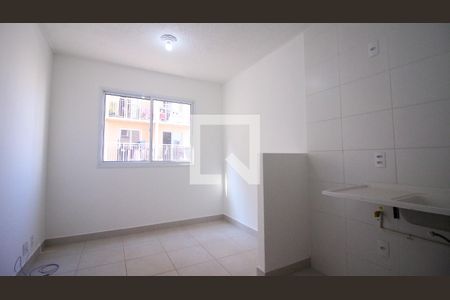 Sala/Cozinha de apartamento para alugar com 2 quartos, 32m² em Vila Ema, São Paulo