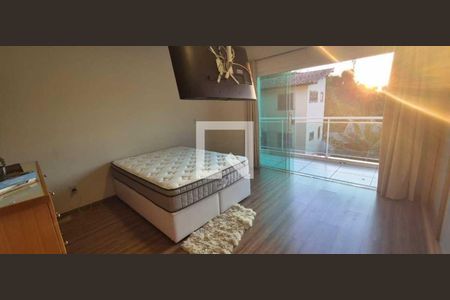 Casa à venda com 2 quartos, 150m² em Piratininga, Niterói