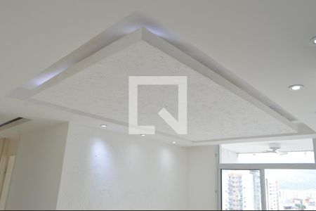 Sala de apartamento para alugar com 2 quartos, 50m² em Anil, Rio de Janeiro