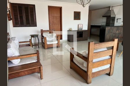 Casa à venda com 3 quartos, 272m² em Vila Carrão, São Paulo