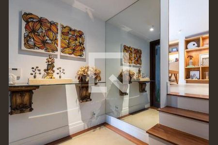 Casa à venda com 3 quartos, 608m² em Jardim Everest, São Paulo