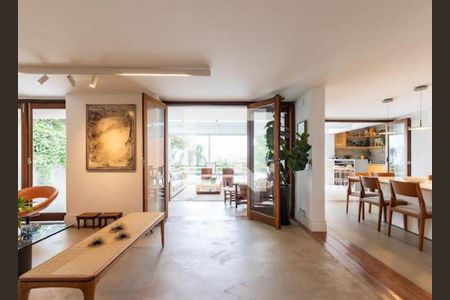 Casa à venda com 3 quartos, 608m² em Jardim Everest, São Paulo