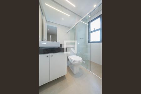 Banheiro da Suíte 1 de casa de condomínio para alugar com 2 quartos, 146m² em Vila Congonhas, São Paulo