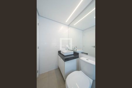 Banheiro da Suíte 1 de casa de condomínio para alugar com 2 quartos, 146m² em Vila Congonhas, São Paulo
