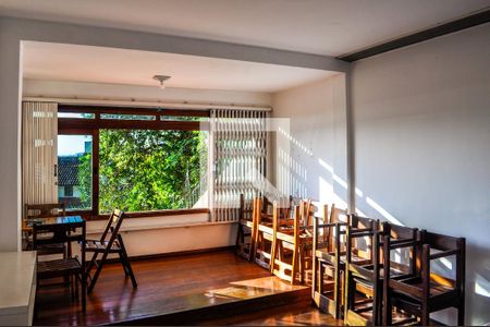 Sala de casa de condomínio para alugar com 4 quartos, 300m² em Nonoai, Porto Alegre