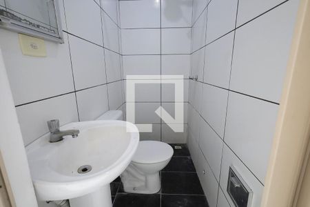 Banheiro de kitnet/studio para alugar com 1 quarto, 30m² em Vila Curuçá, Santo André