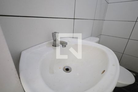 Banheiro de kitnet/studio para alugar com 1 quarto, 30m² em Vila Curuçá, Santo André
