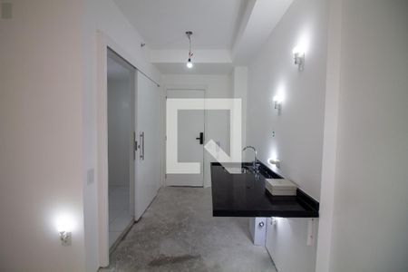 Cozinha de kitnet/studio à venda com 1 quarto, 28m² em Santo Amaro, São Paulo
