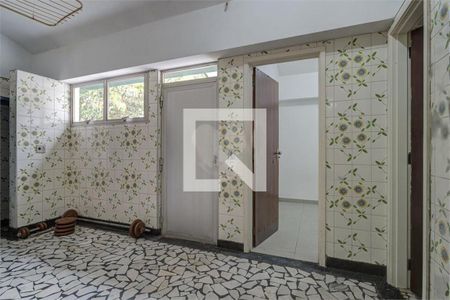 Casa à venda com 3 quartos, 438m² em Granja Julieta, São Paulo