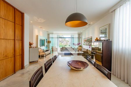 Sala de apartamento à venda com 4 quartos, 212m² em Serra, Belo Horizonte