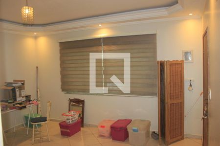 Sala 1 de casa para alugar com 4 quartos, 220m² em Vila Saiago, Guarulhos