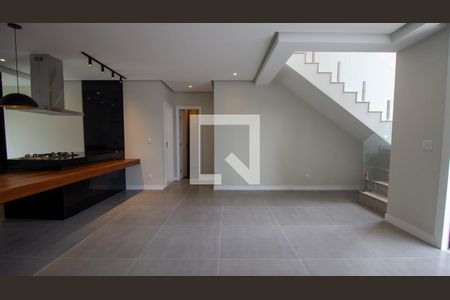 Sala de casa de condomínio à venda com 4 quartos, 300m² em Vargem Pequena, Rio de Janeiro