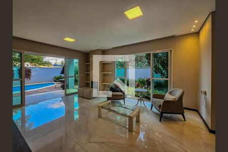 Sala de casa à venda com 4 quartos, 330m² em Parque dos Principes, São Paulo