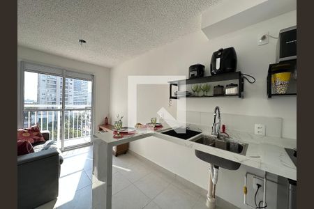 Sala/Cozinha de apartamento para alugar com 1 quarto, 29m² em Parque Industrial Tomas Edson, São Paulo