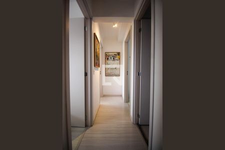 Corredor de apartamento à venda com 3 quartos, 63m² em Vila Suzana, São Paulo