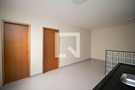 Sala / Cozinha de apartamento para alugar com 1 quarto, 50m² em Jardim Presidente Dutra, Guarulhos