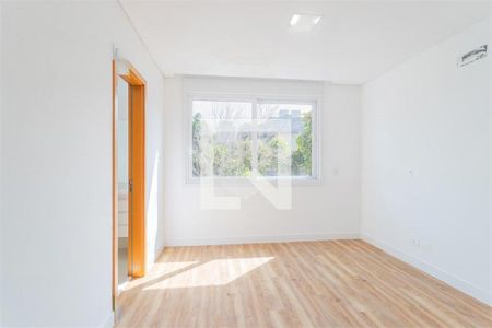 Casa à venda com 4 quartos, 332m² em Jardim Petropolis, São Paulo