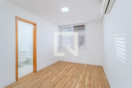 Casa à venda com 4 quartos, 332m² em Jardim Petropolis, São Paulo